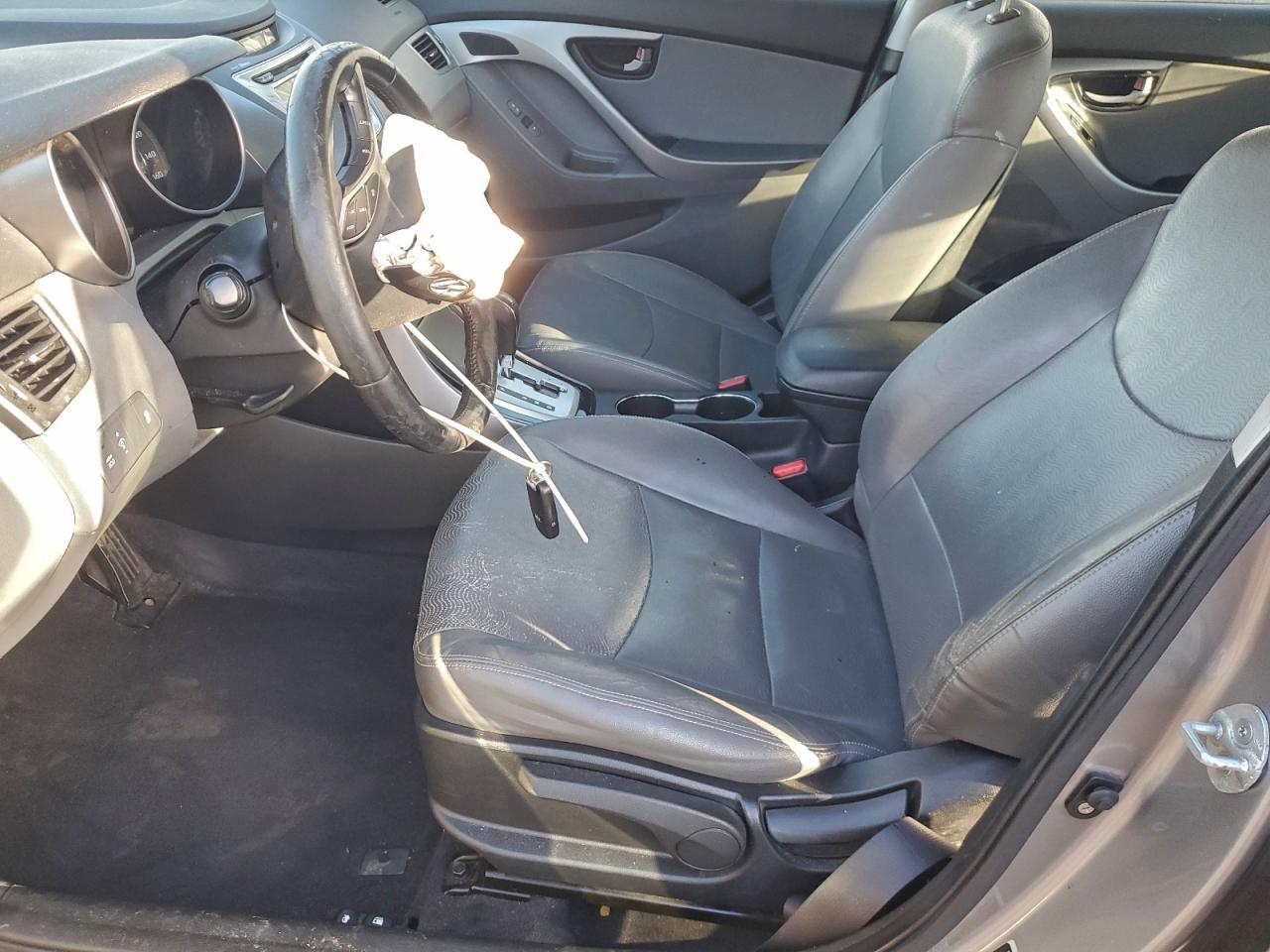 2012 HYUNDAI ELANTRA GLS photo 7