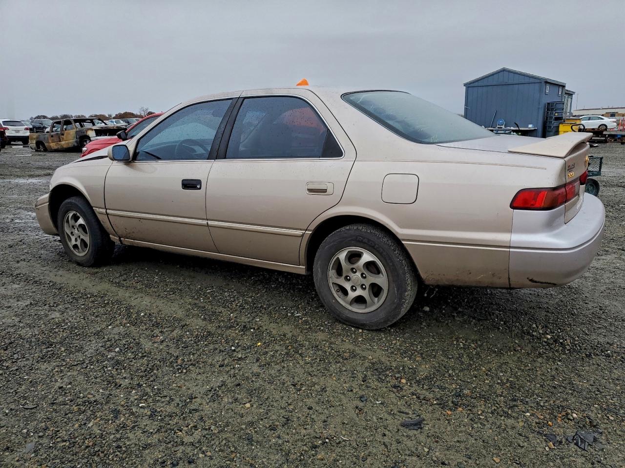 1999 TOYOTA CAMRY CE photo 4