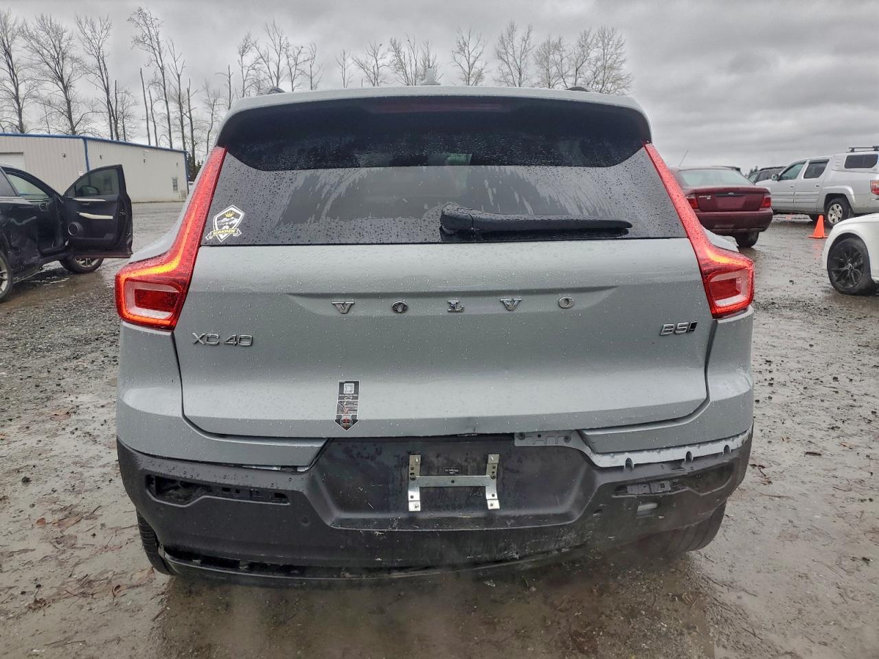2024 VOLVO XC40 ULTIMATE photo 6
