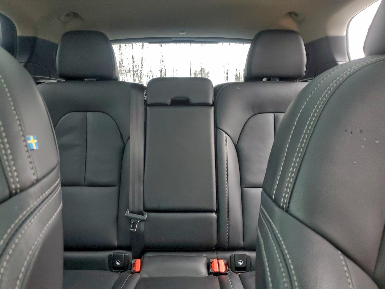 2024 VOLVO XC40 ULTIMATE photo 10