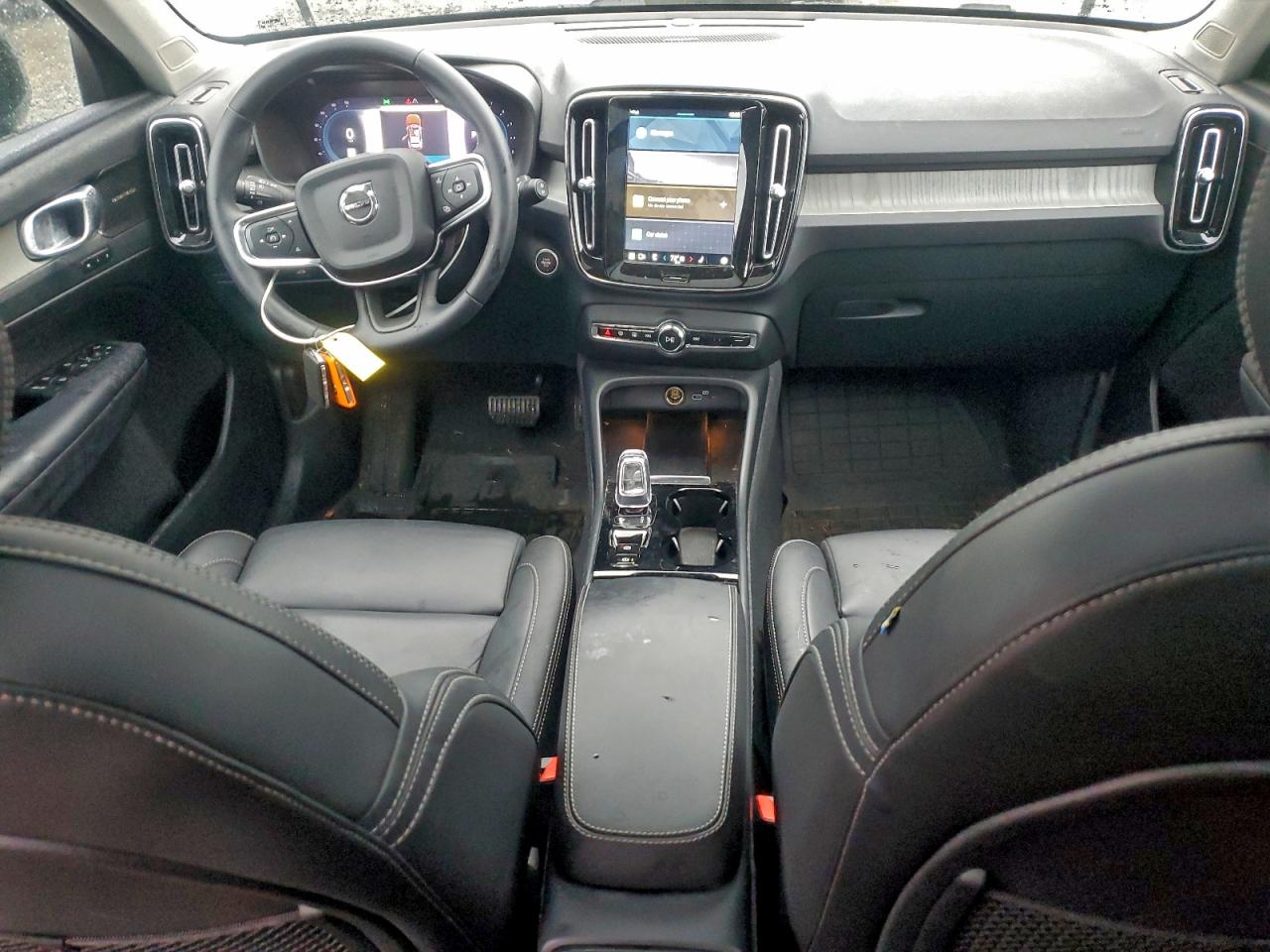 2024 VOLVO XC40 ULTIMATE photo 8