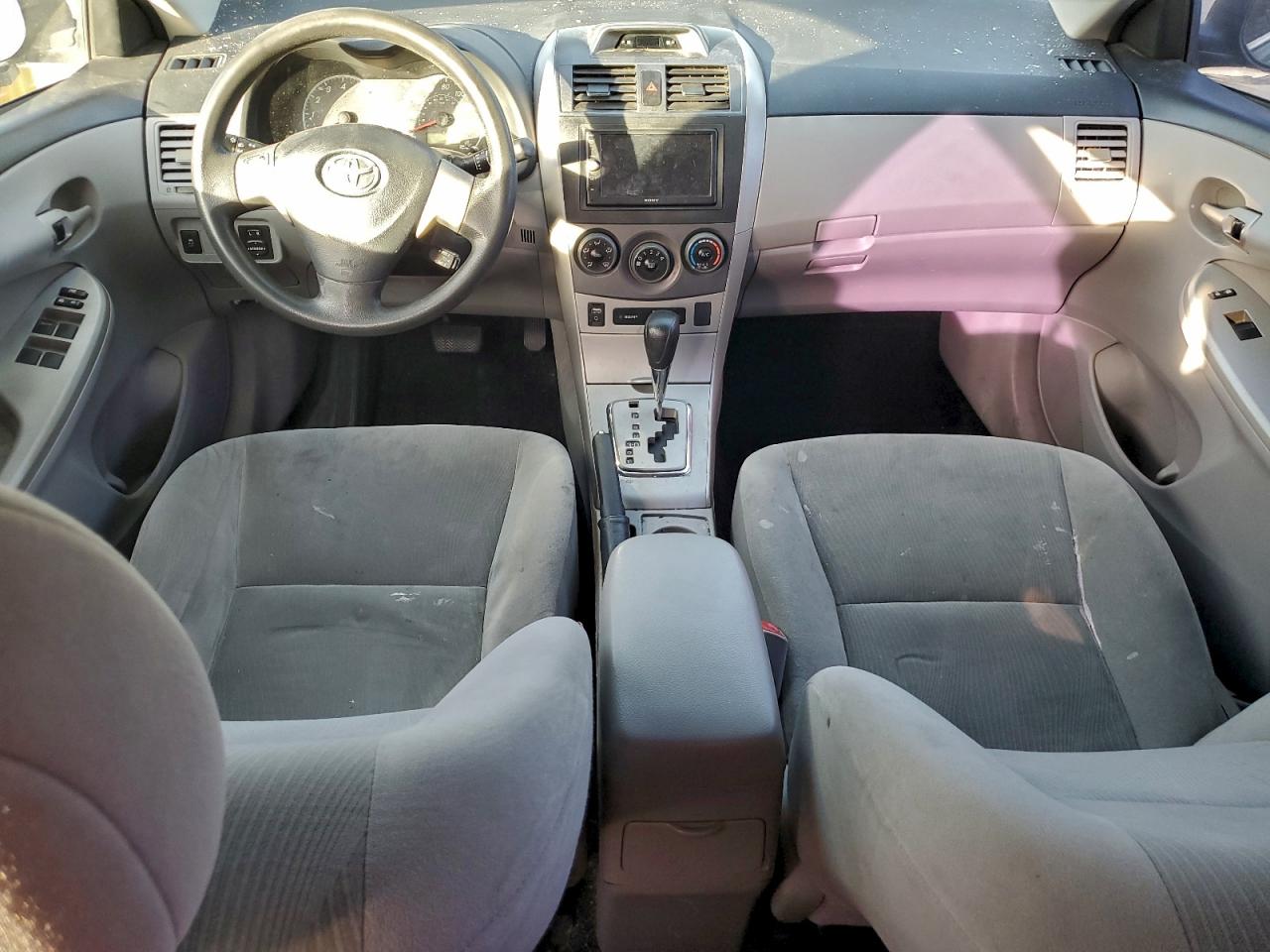 2013 TOYOTA COROLLA BASE photo 8