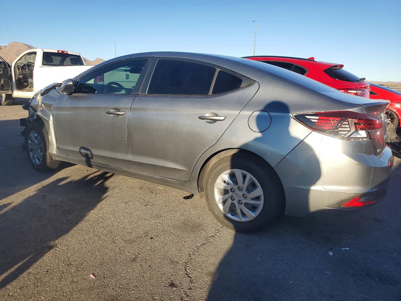 2019 HYUNDAI ELANTRA SE photo 2