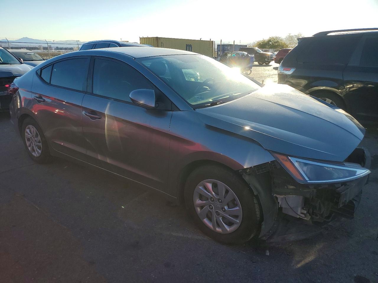 2019 HYUNDAI ELANTRA SE photo 4