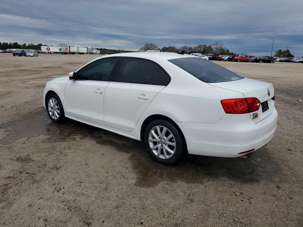 2014 VOLKSWAGEN JETTA SE photo 2