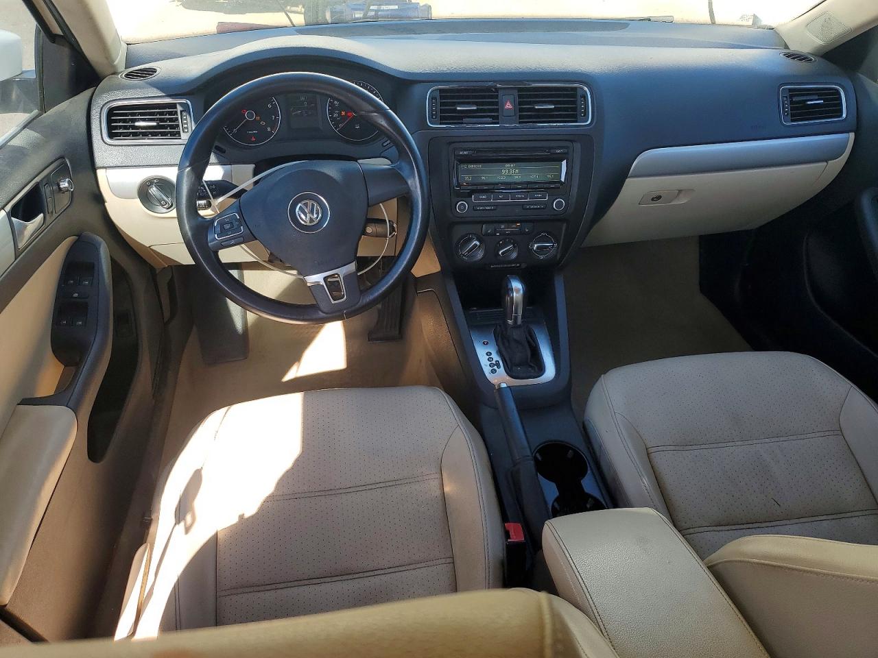 2014 VOLKSWAGEN JETTA SE photo 8