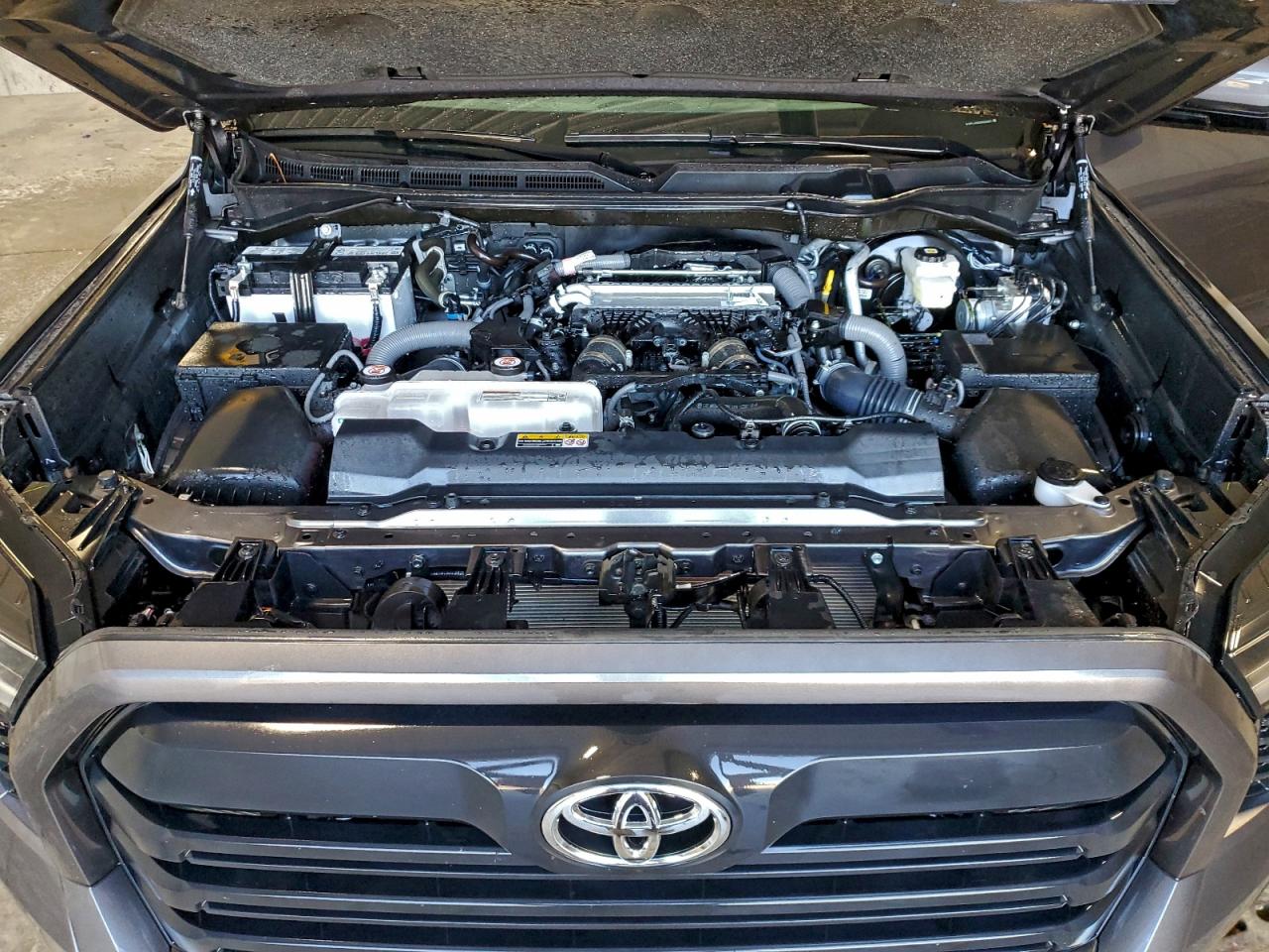 2024 TOYOTA TUNDRA CREWMAX SR photo 31