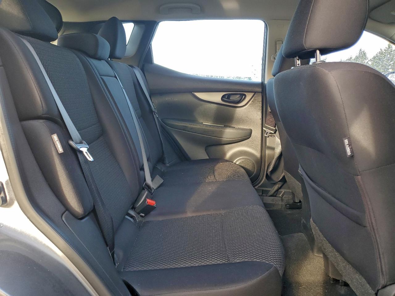 2020 NISSAN ROGUE SPORT S photo 31