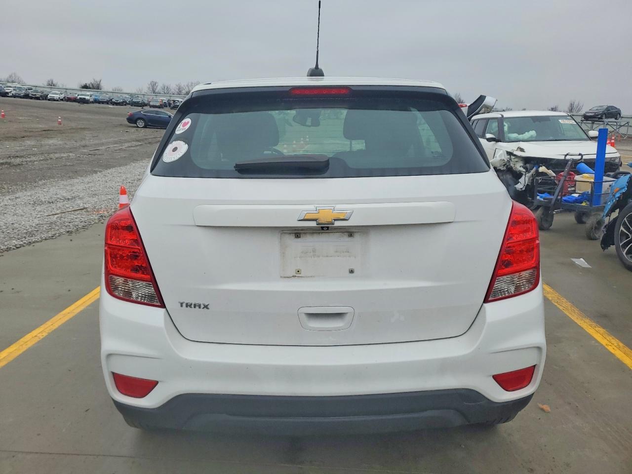 2018 CHEVROLET TRAX LS photo 6