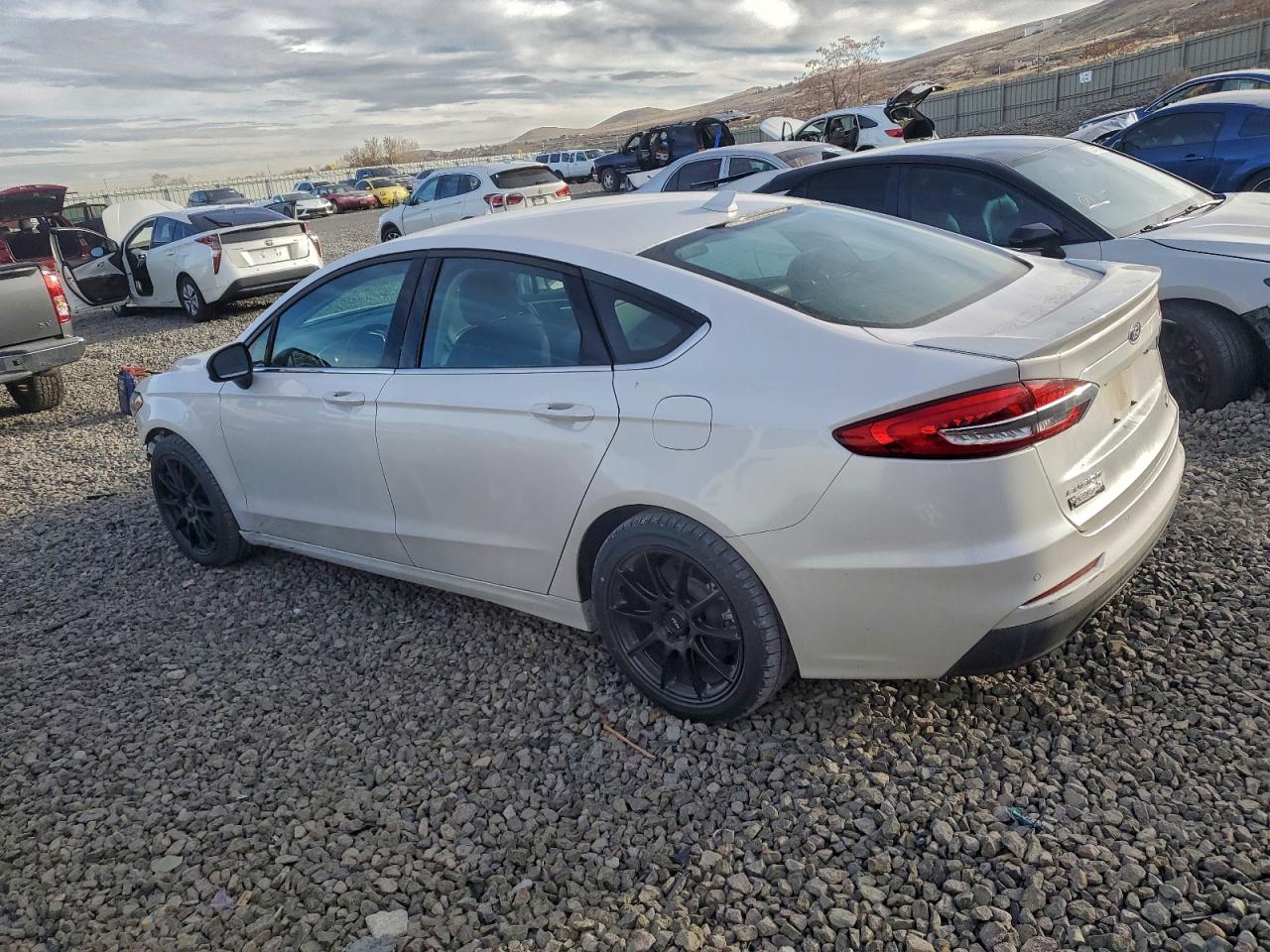 2019 FORD FUSION SE photo 3