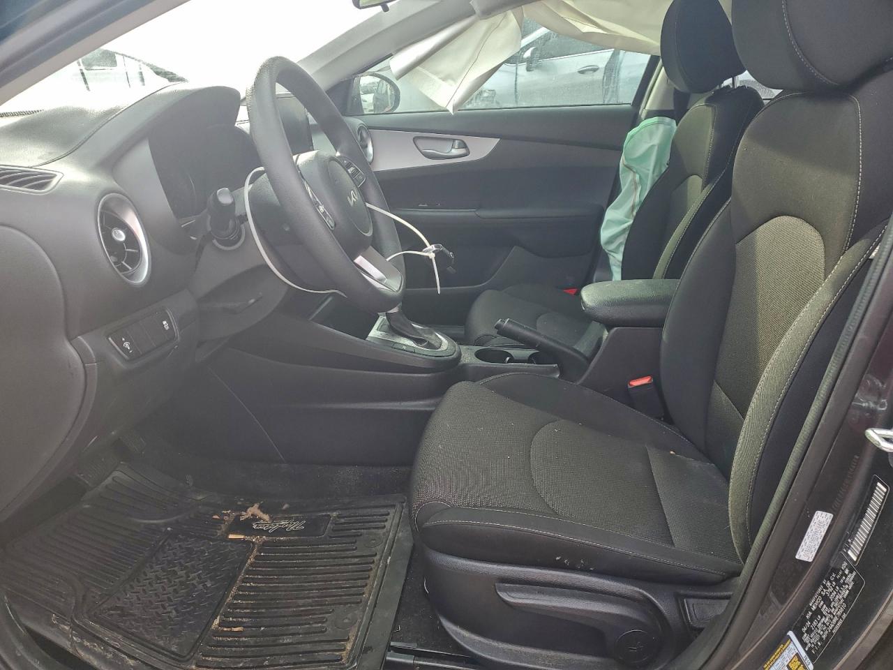 2024 KIA FORTE LX photo 7