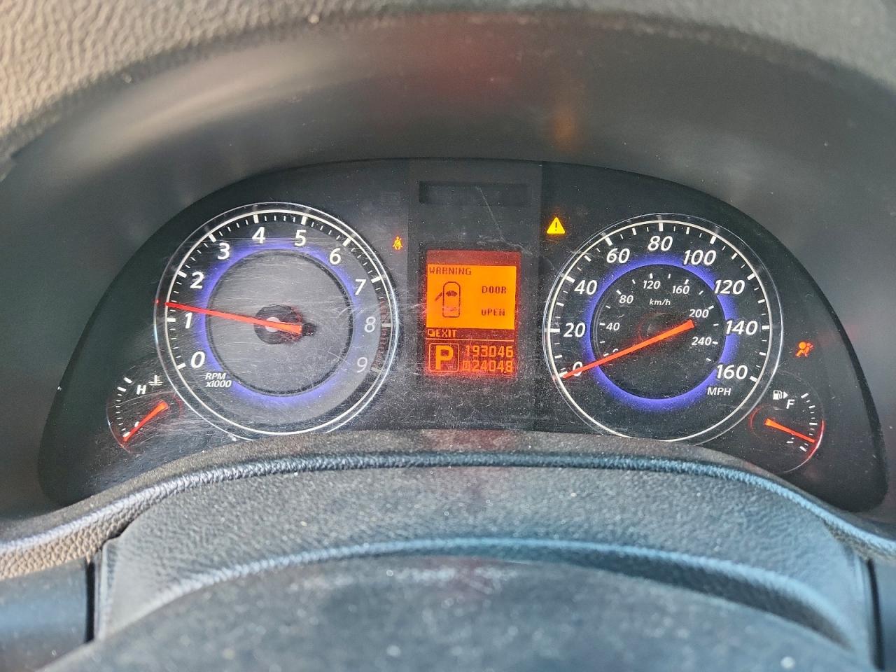 2009 INFINITI G37 photo 25