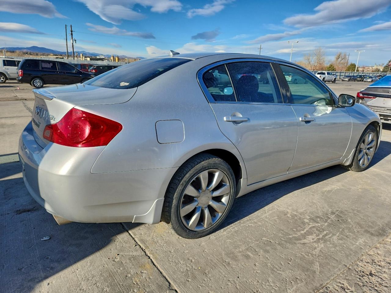 2009 INFINITI G37 photo 7
