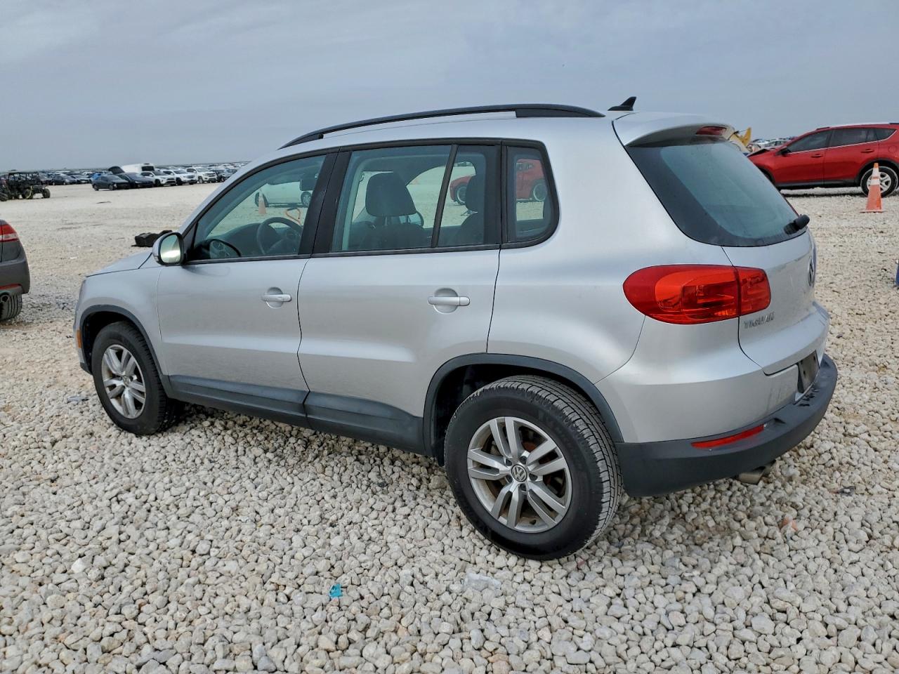 2017 VOLKSWAGEN TIGUAN S photo 5