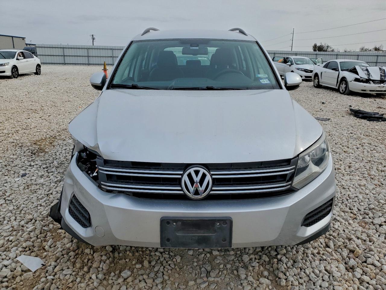 2017 VOLKSWAGEN TIGUAN S photo 17