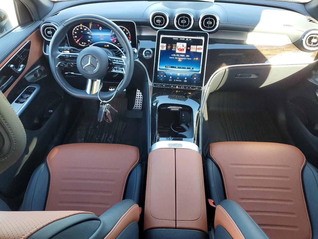 2024 MERCEDES-BENZ GLC 300 photo 8