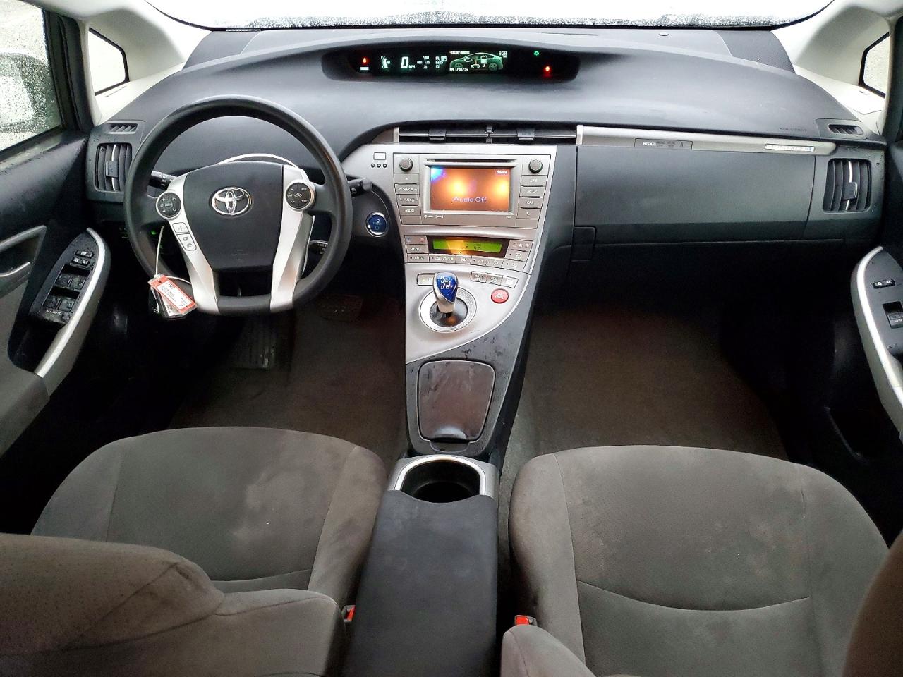 2014 TOYOTA PRIUS PLUG-IN photo 8