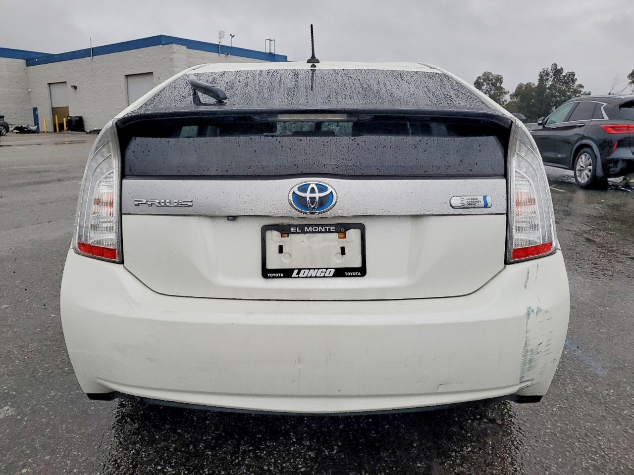2014 TOYOTA PRIUS PLUG-IN photo 6