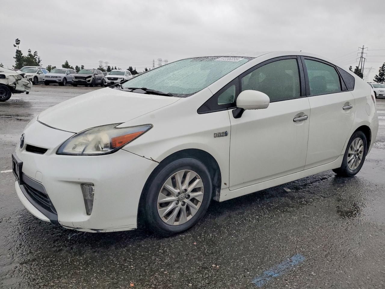 2014 TOYOTA PRIUS PLUG-IN