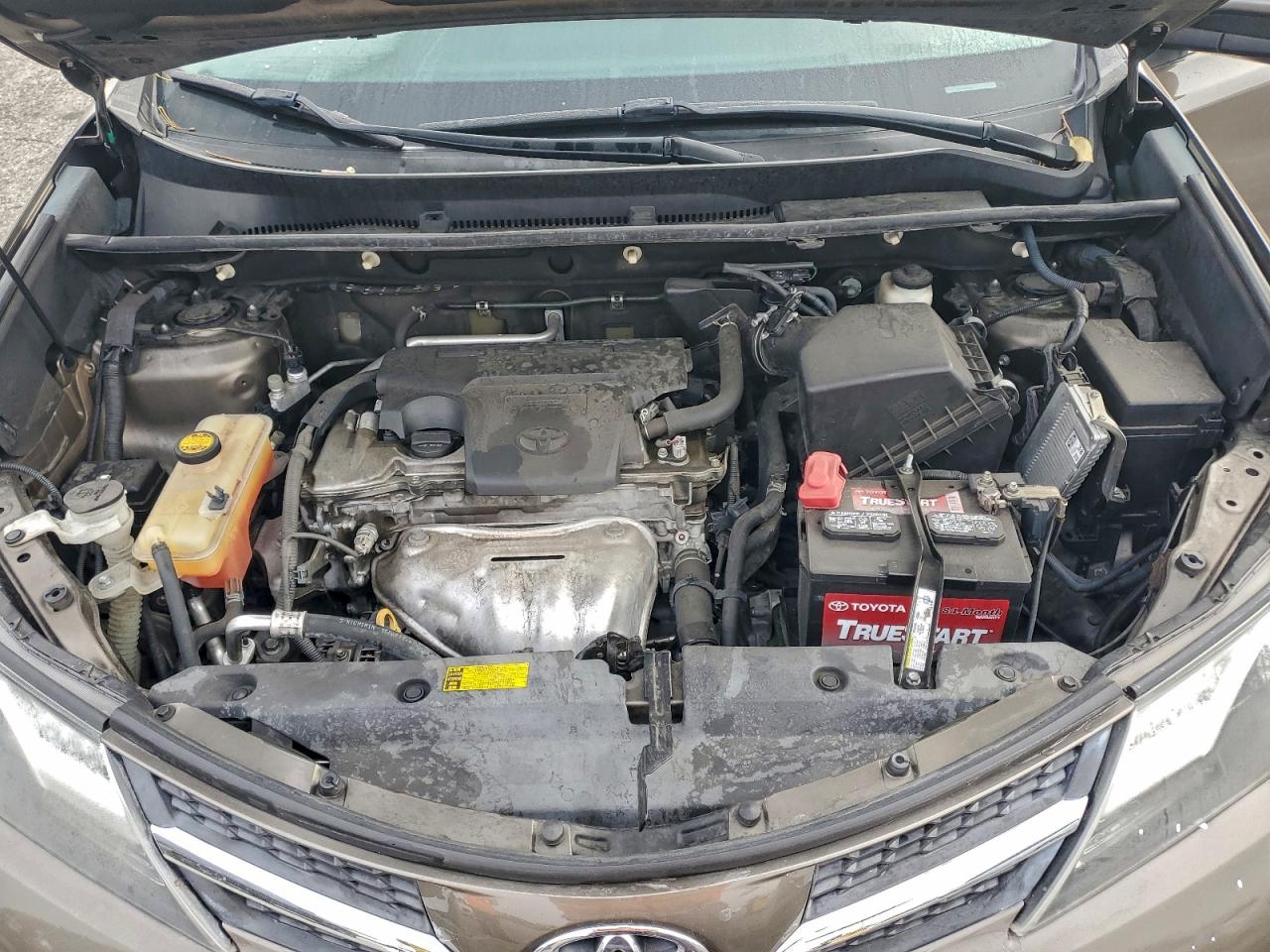 2014 TOYOTA RAV4 XLE photo 23
