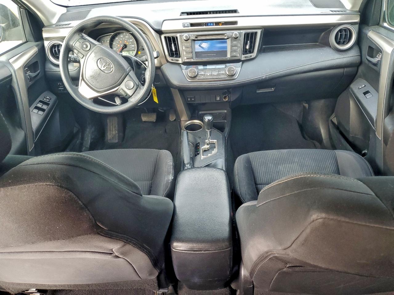 2014 TOYOTA RAV4 XLE photo 15