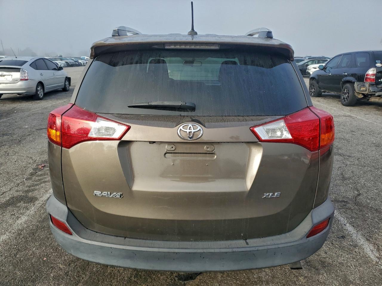 2014 TOYOTA RAV4 XLE photo 11