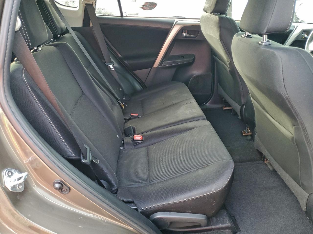 2014 TOYOTA RAV4 XLE photo 21