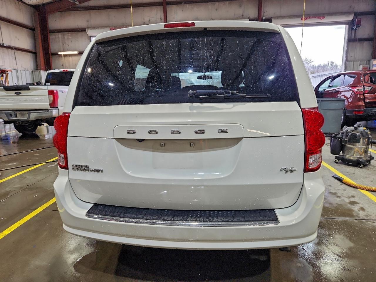 2012 DODGE GRAND CARAVAN R/T photo 6
