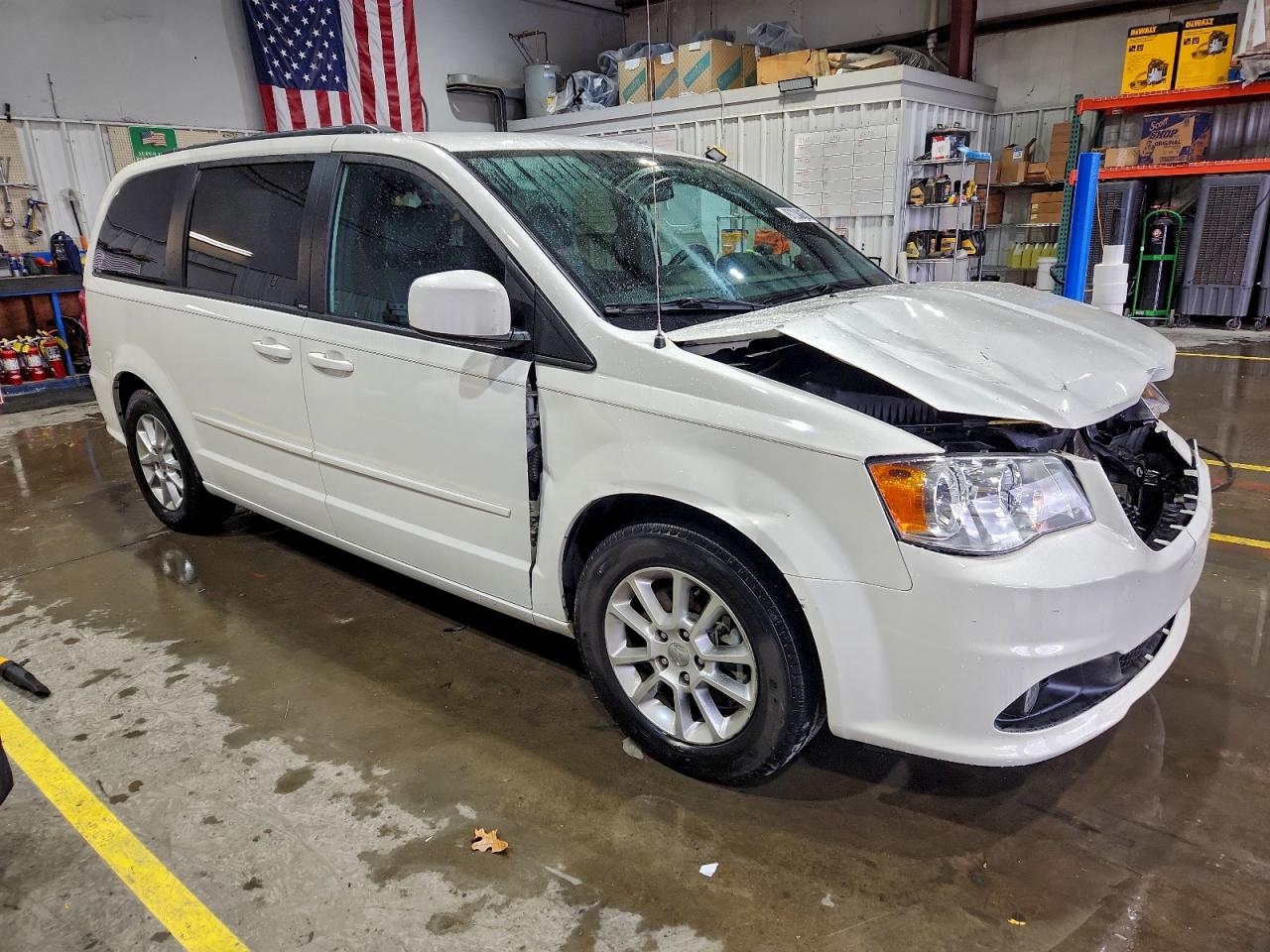 2012 DODGE GRAND CARAVAN R/T photo 4