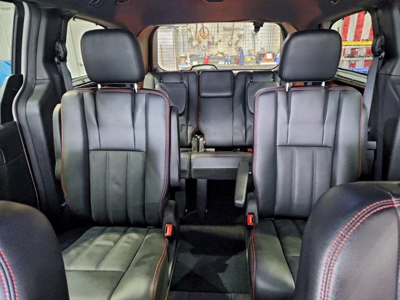 2012 DODGE GRAND CARAVAN R/T photo 10