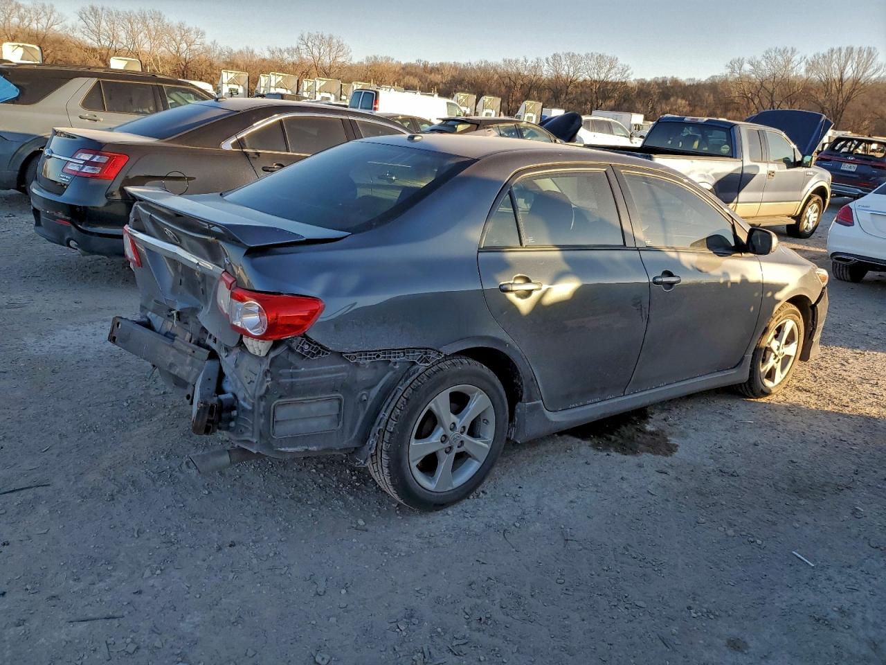 2011 TOYOTA COROLLA BASE photo 3