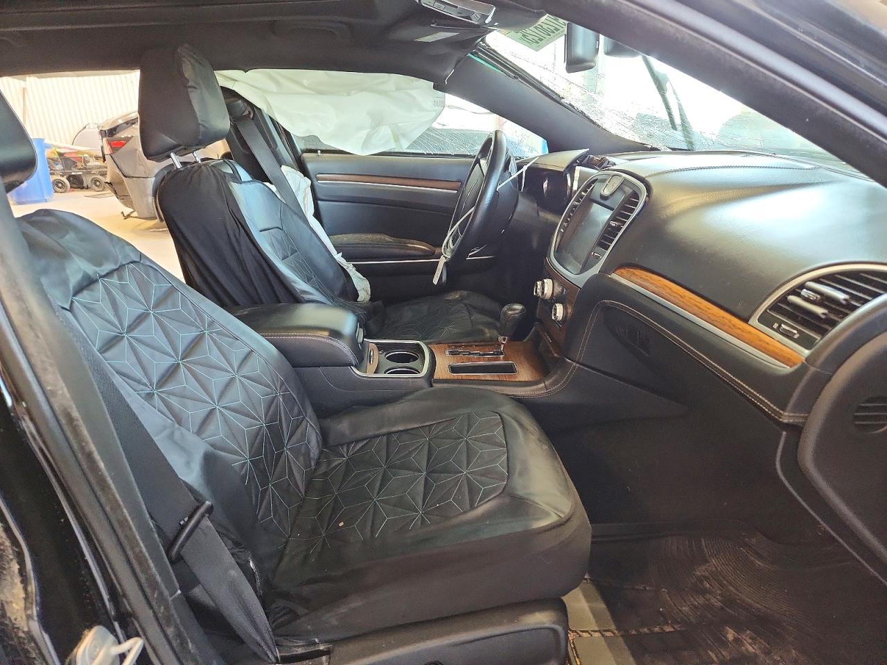 2013 CHRYSLER 300C VARVATOS photo 7