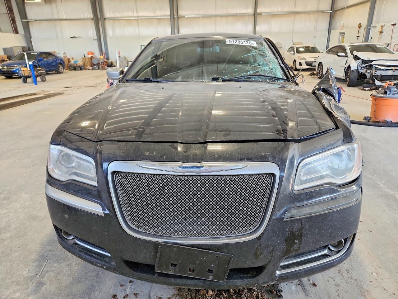 2013 CHRYSLER 300C VARVATOS photo 5