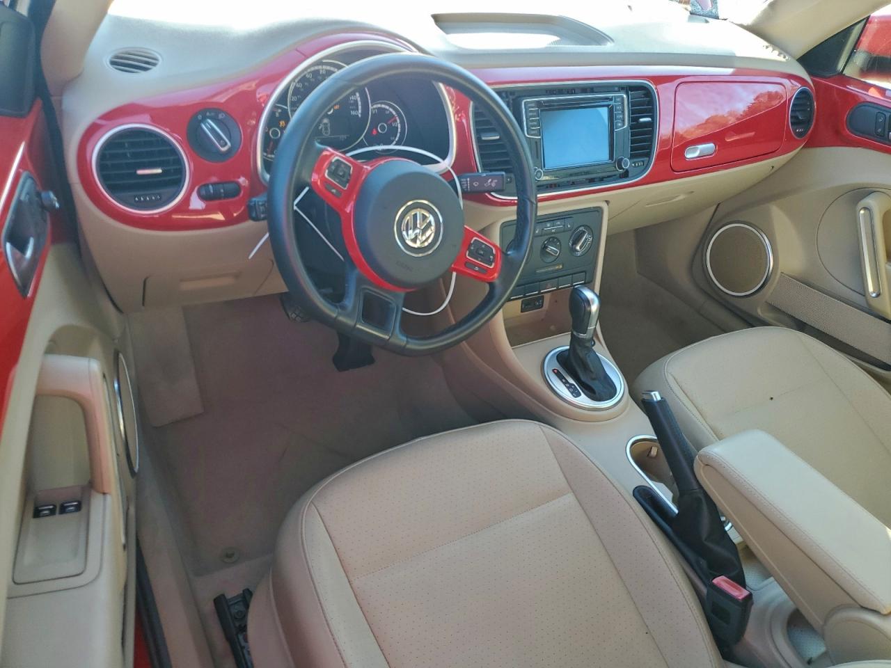2016 VOLKSWAGEN BEETLE SE photo 15