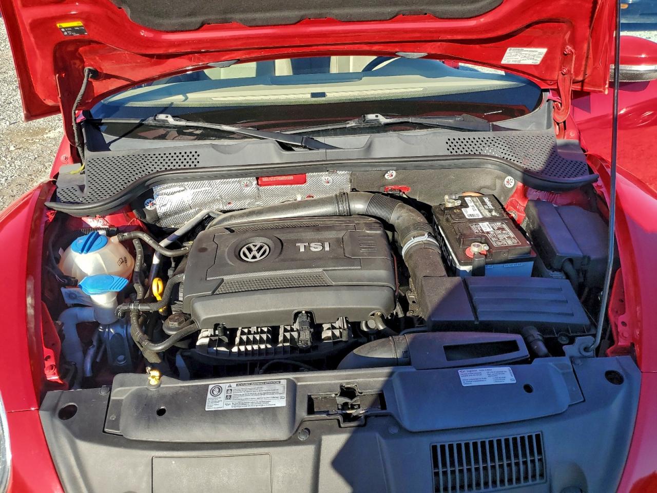 2016 VOLKSWAGEN BEETLE SE photo 21
