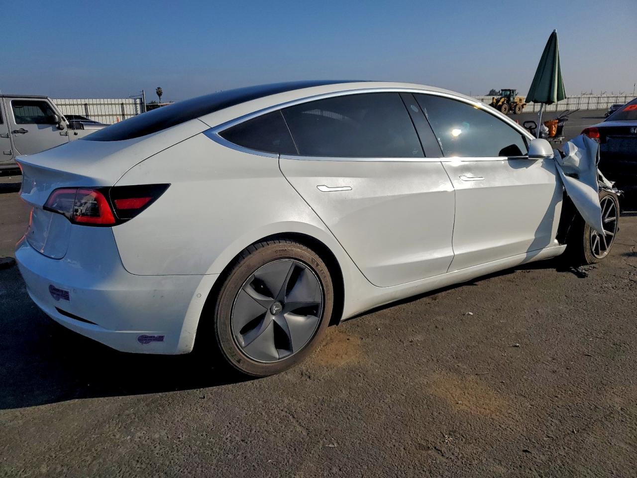 2018 TESLA MODEL 3 photo 5