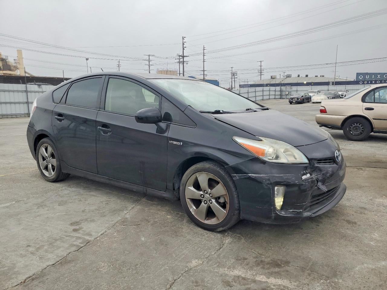 2013 TOYOTA PRIUS photo 7