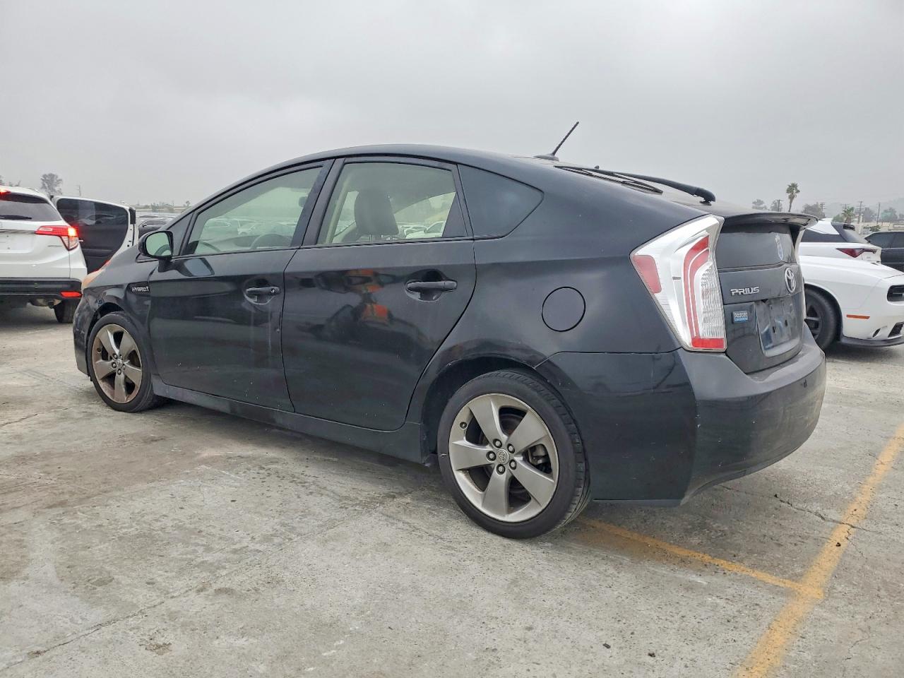 2013 TOYOTA PRIUS photo 3