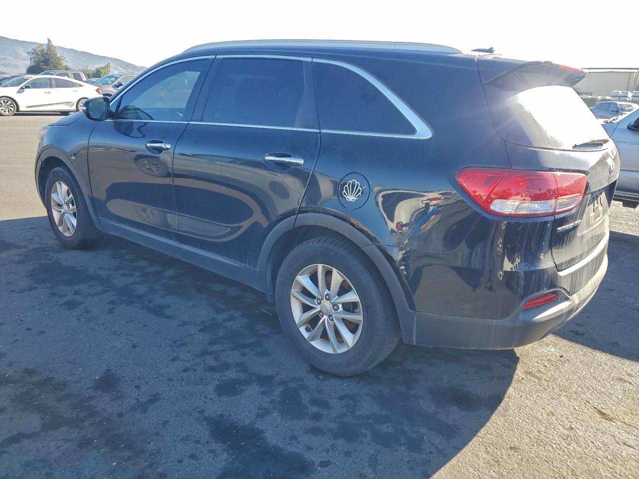 2016 KIA SORENTO LX photo 3
