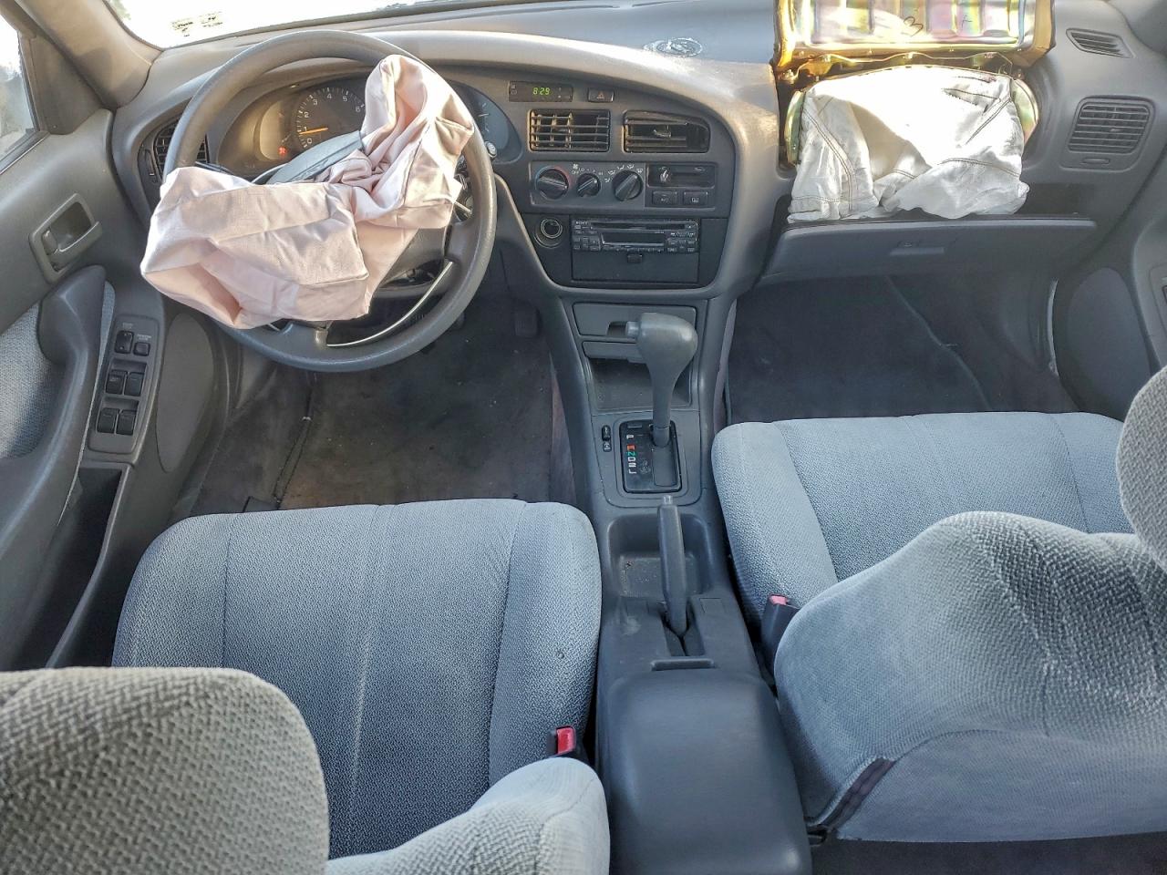 1994 TOYOTA CAMRY LE photo 22