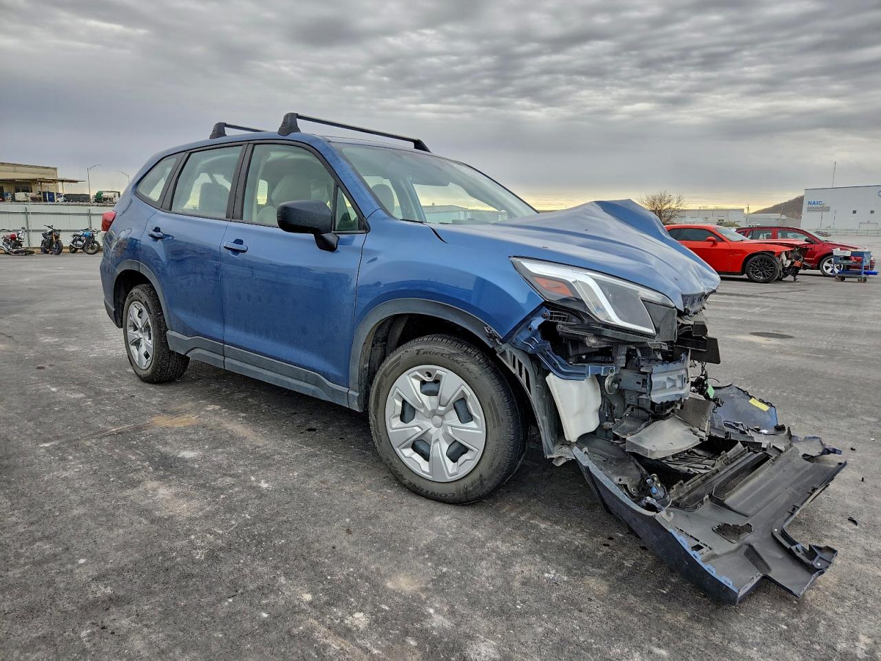 2022 SUBARU FORESTER photo 4