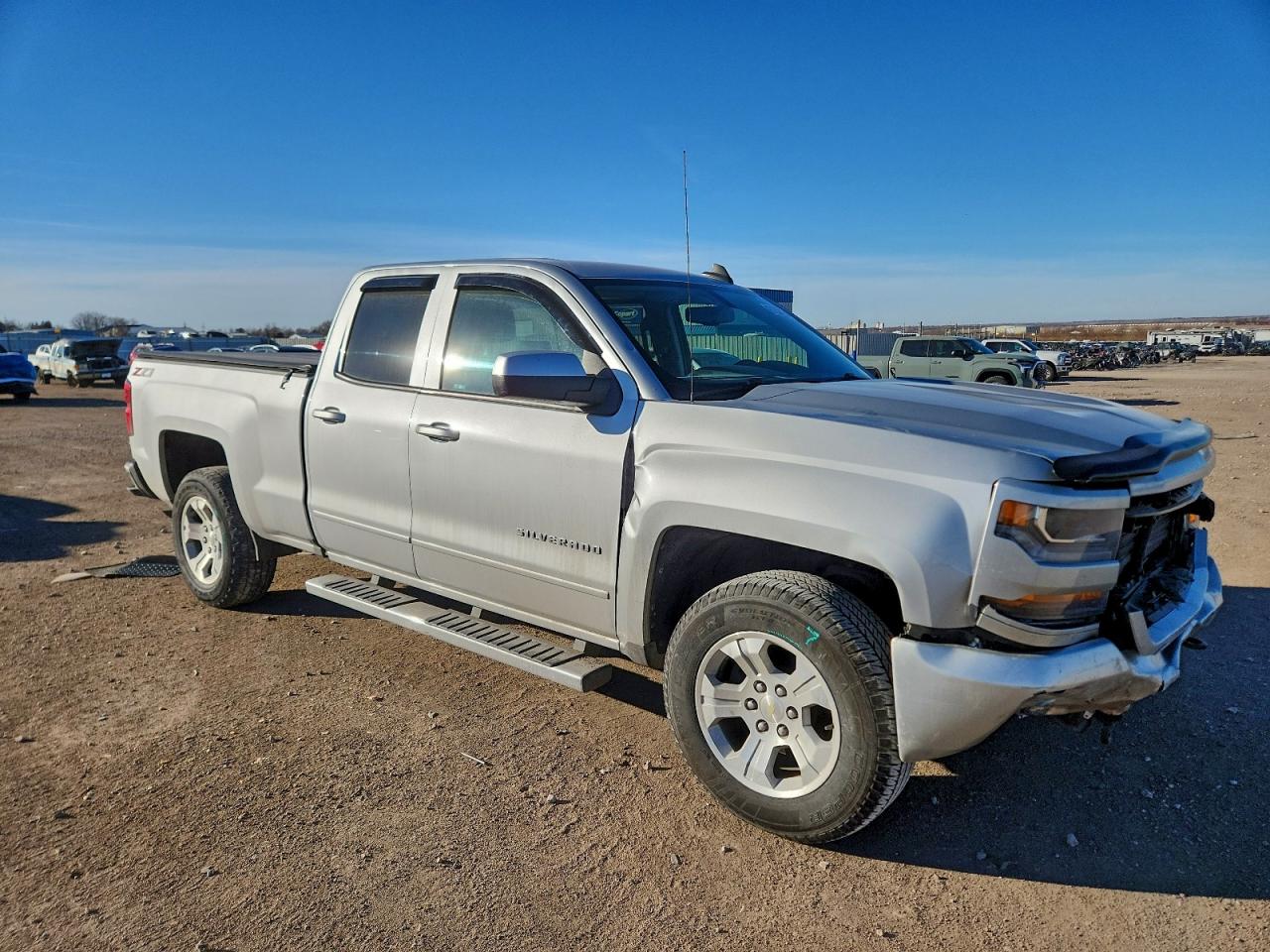 2018 CHEVROLET SILVERADO K1500 LT photo 4