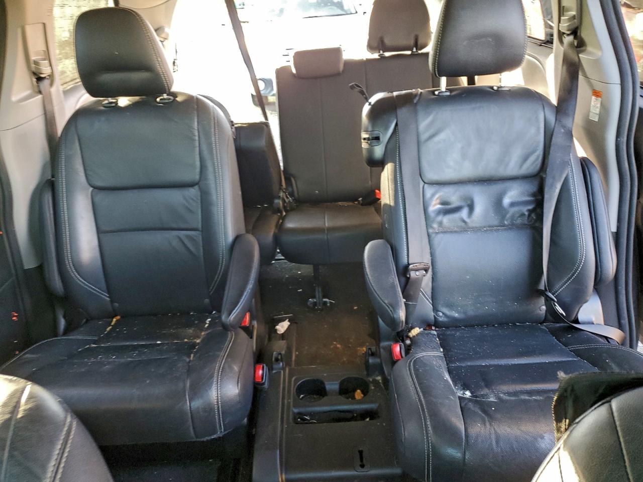 2017 TOYOTA SIENNA SE photo 19