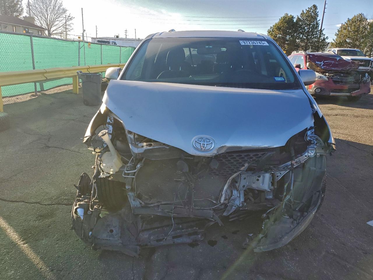 2017 TOYOTA SIENNA SE photo 9