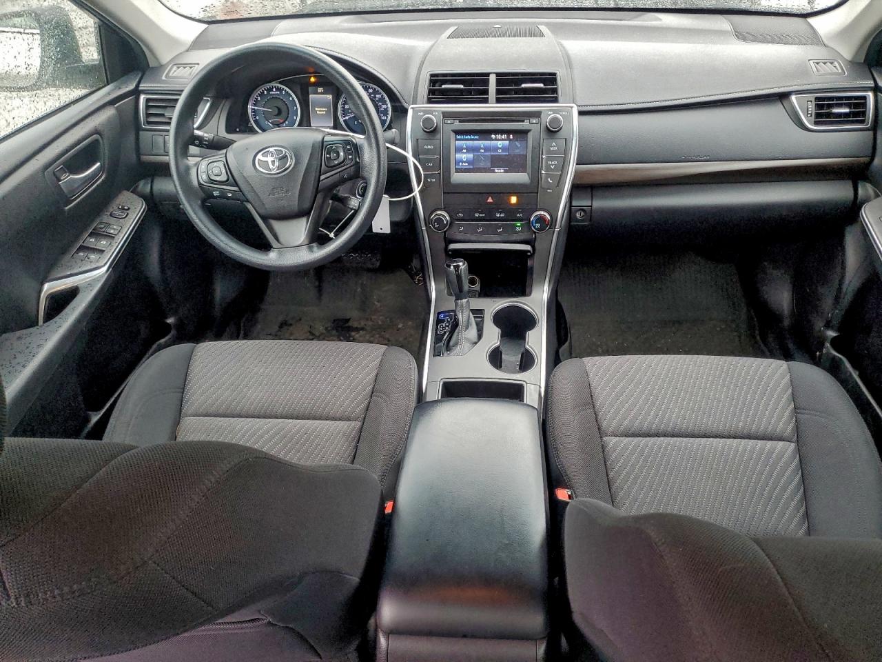2016 TOYOTA CAMRY LE photo 29