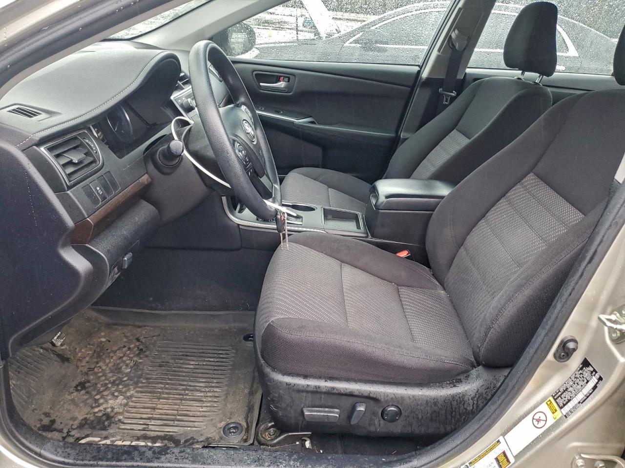 2016 TOYOTA CAMRY LE photo 25