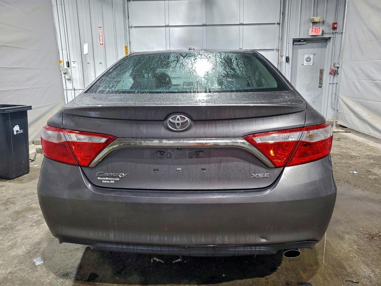 2015 TOYOTA CAMRY LE photo 6