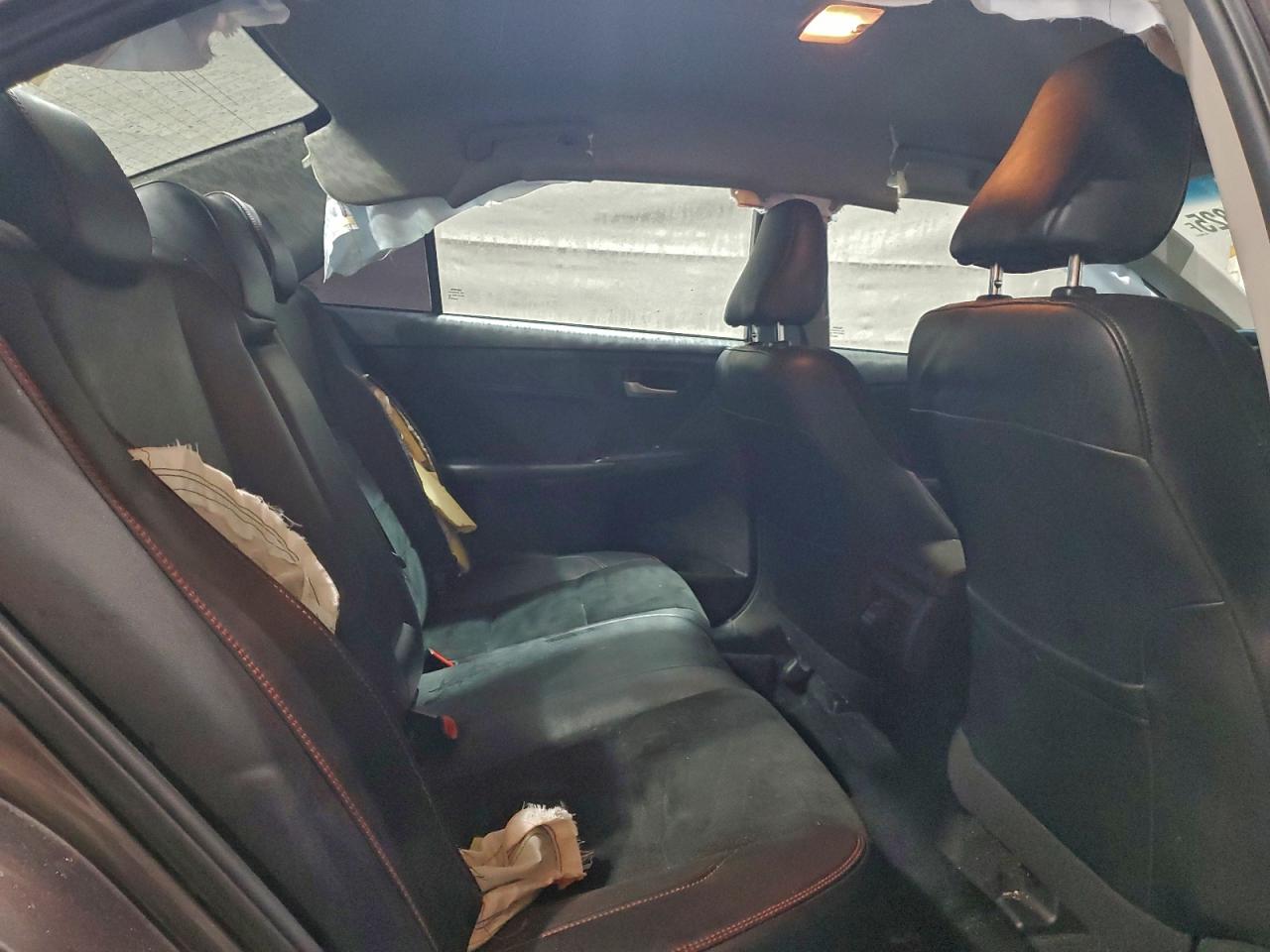 2015 TOYOTA CAMRY LE photo 10