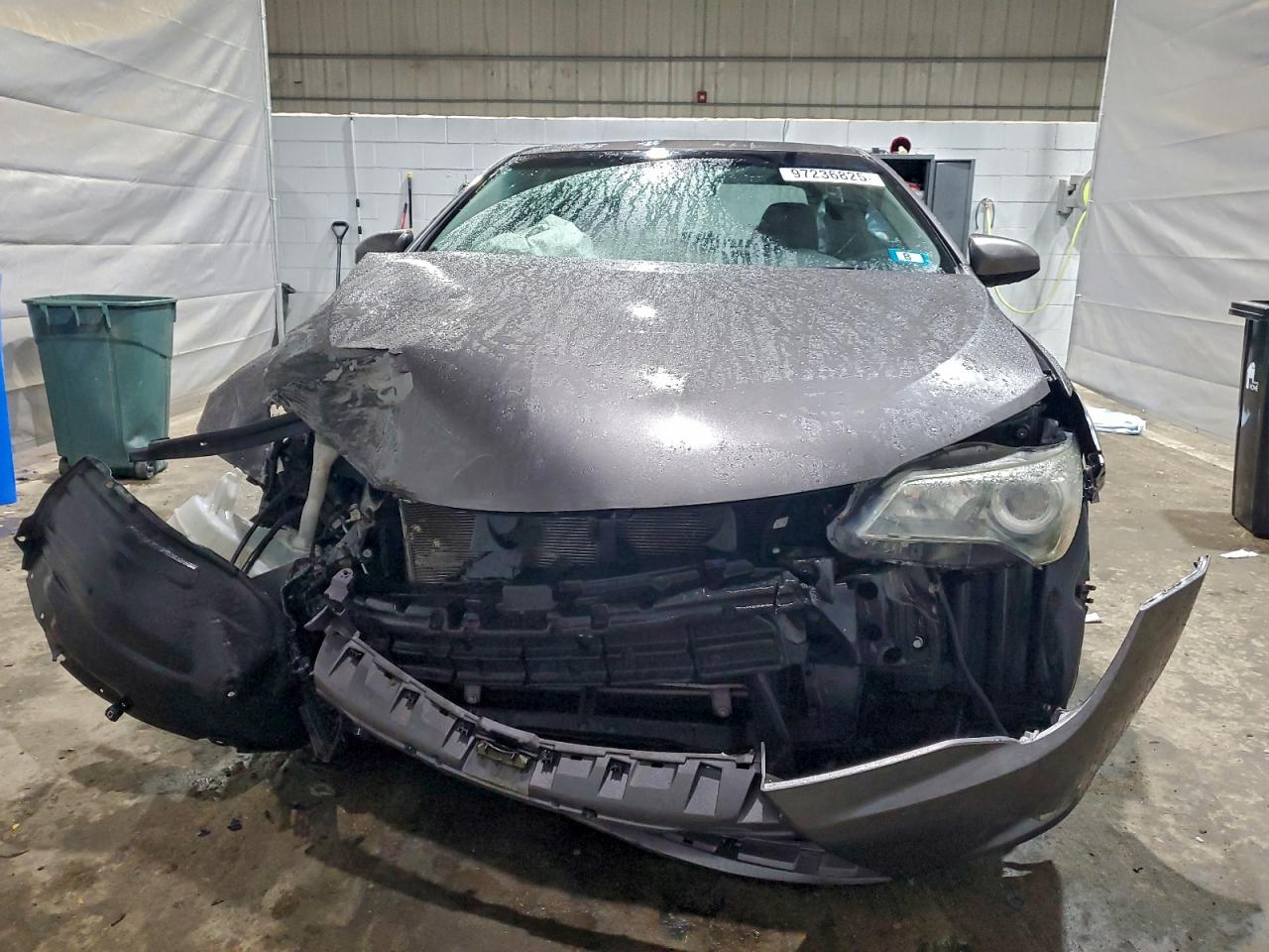 2015 TOYOTA CAMRY LE photo 5