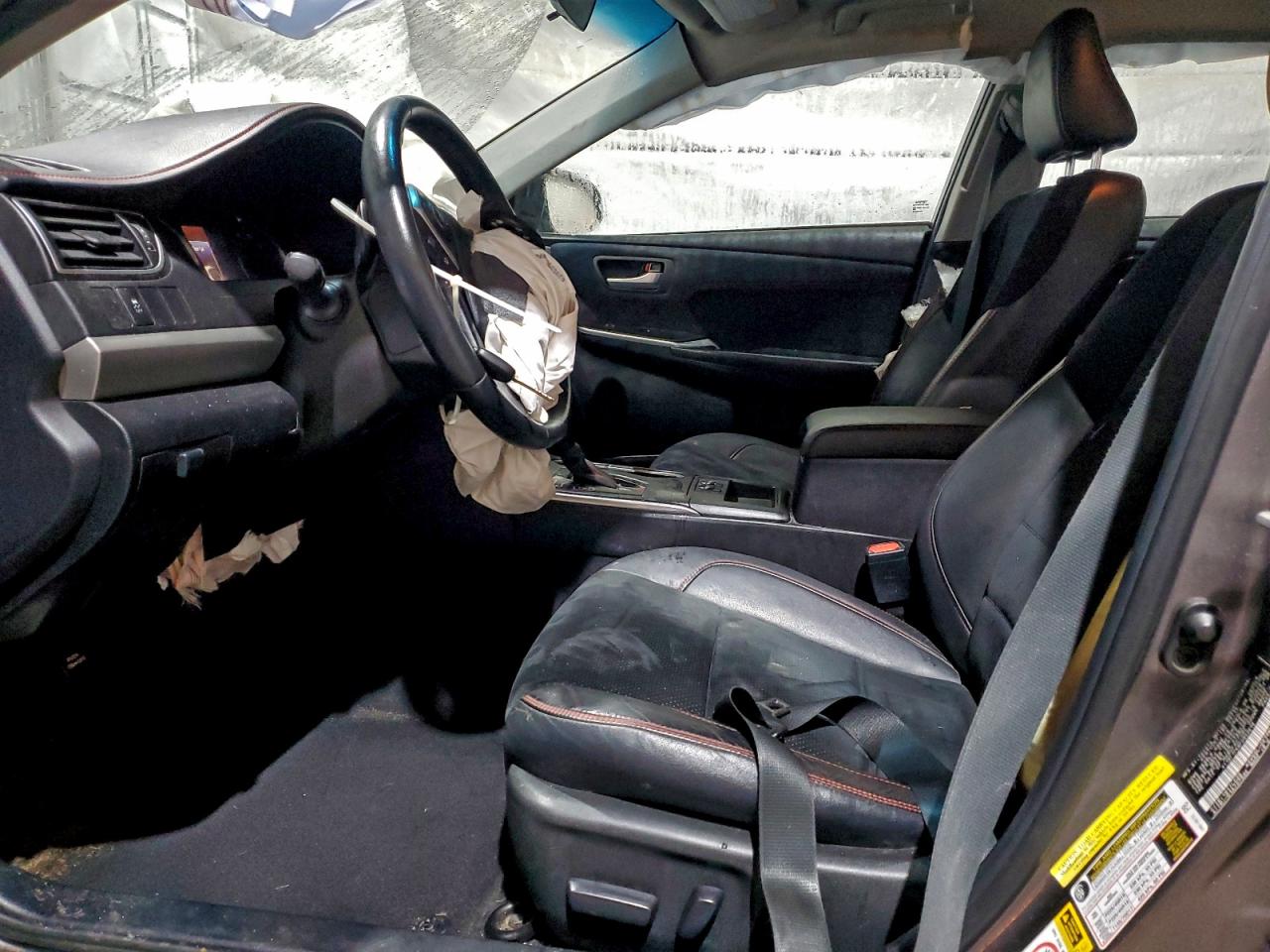 2015 TOYOTA CAMRY LE photo 7